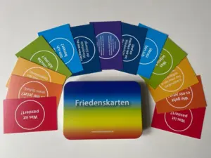 Friedenskarten mit Text geschlossene Schachtel und alle Karten
